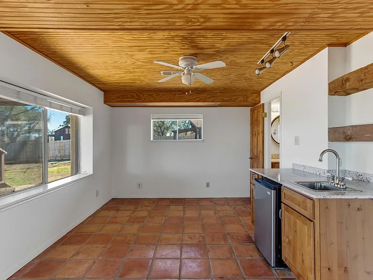 729A Nomad Dr — Photo 15