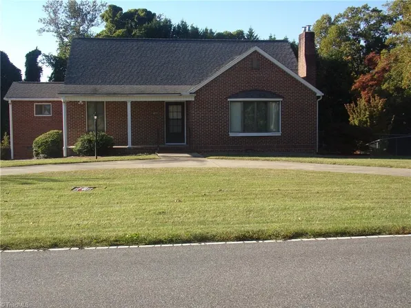 7440 Belews Creek Rd, Belews Creek, NC 27009