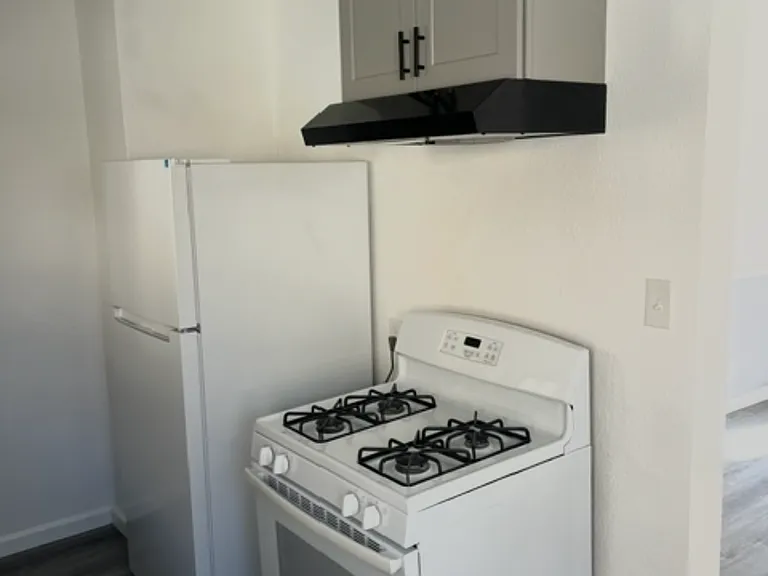 534 Stepney St #2 — Photo 4