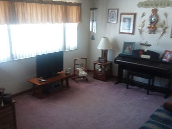 5th image of 206 Janet Dr