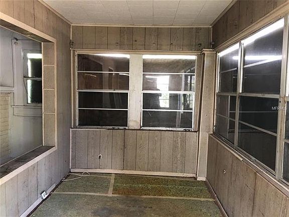 5th image of 1720 Queen St S