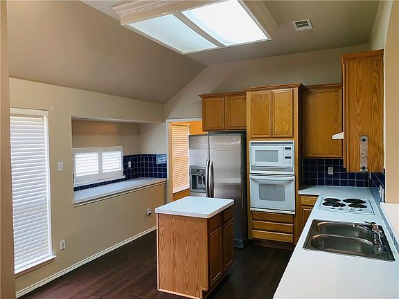 3rd image of 2054 Saint Anne Dr