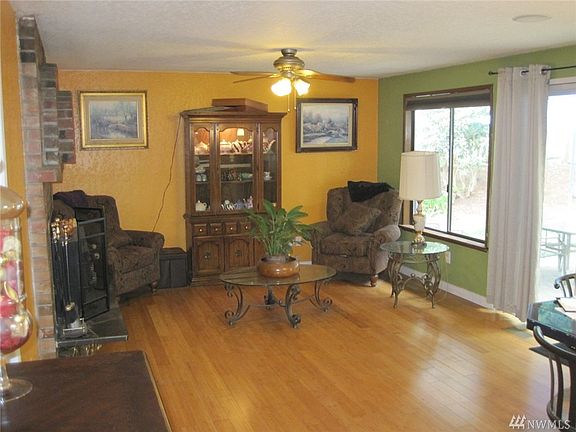 4th image of 15207 94th Ave E