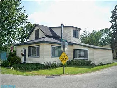 3620 South Bank Rd NE photo 1