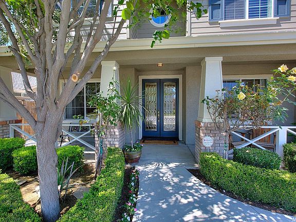 4th image of 2409 Rose Hill Ln
