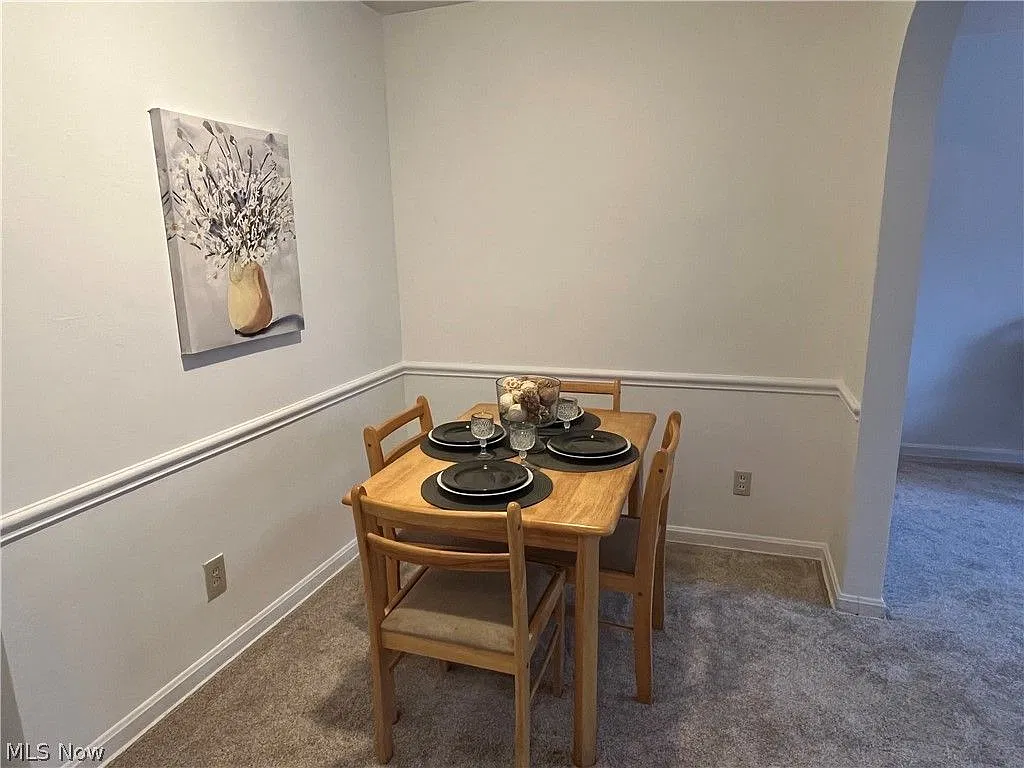 2 bed, 1.0 bath, $1,200 — Photo 2