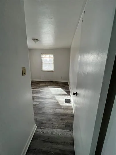 250 Basswood Ave #4 — Photo 2