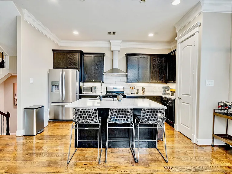 1206 W 14th St — Photo 25