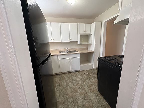 3rd image of 2040 Teresa St