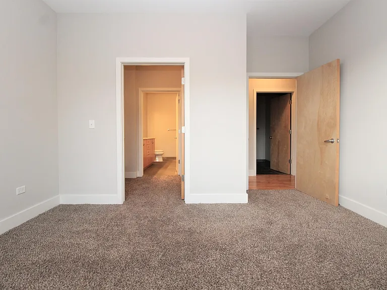 1870 N Winnebago Ave #2D — Photo 31