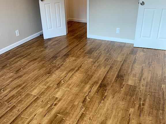 5th image of 3741 Peacock Ct APT 4