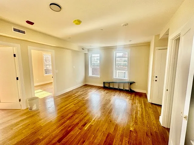 Building Photo - 64 N Margin St #3R