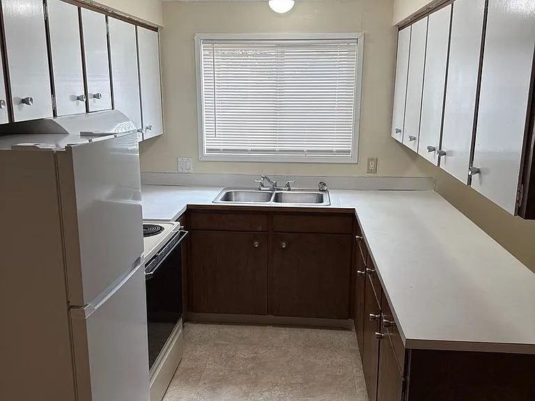 1122 Hines St SE #1 — Photo 6