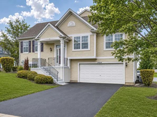 24618 George Washington Dr, Plainfield, IL 60544