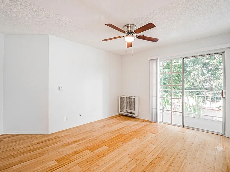 500 E 4th St #303 — Photo 2