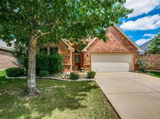 2545 Flowing Springs Dr, Fort Worth, TX 76177