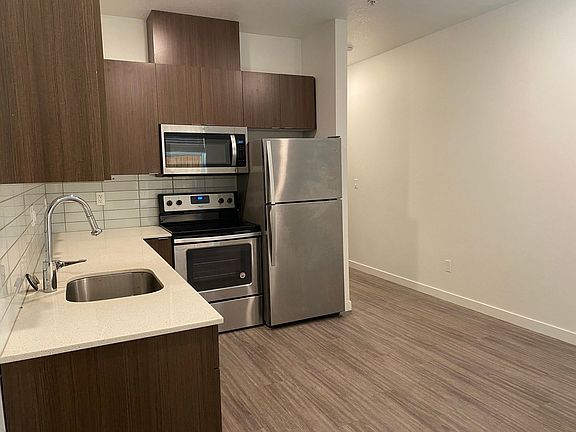2nd image of 450 NE Jessup St #1C