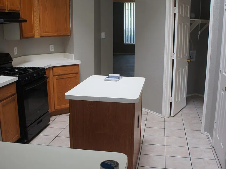 1839 Hillwood Dr — Photo 15