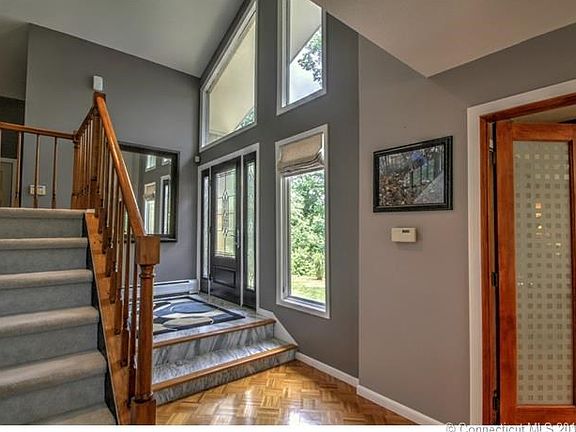 Dramatic entry foyer!