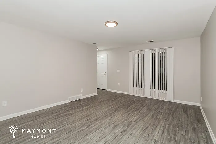 11252 Pippin Rd — Photo 2