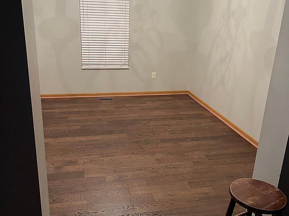 4th image of 210 Marie Ave