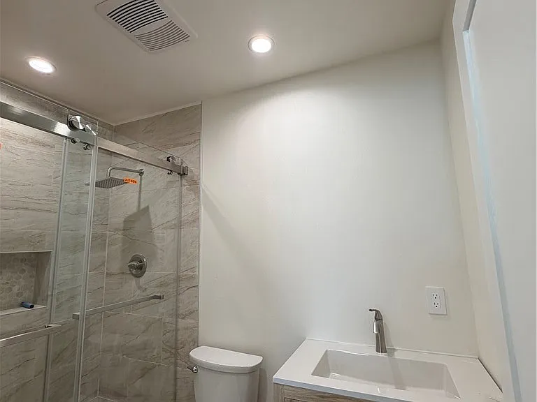 8828 N Odessa Ave #ADU — Photo 3