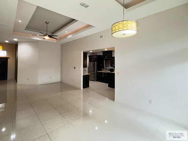3030 Montevideo Dr — Photo 8