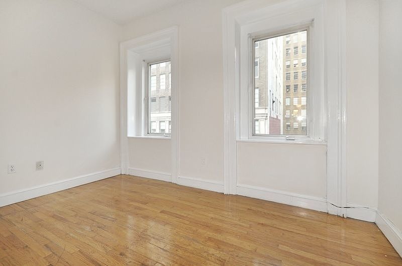 1st image of 8 E 30th St #5AA