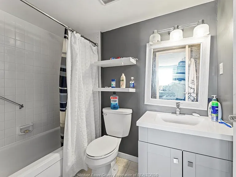 380 Pelissier St #1906 — Photo 26