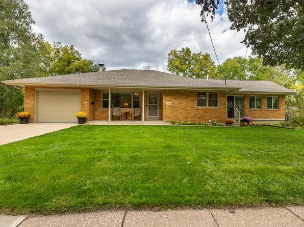 2325 Coates St, Dubuque, IA 52003