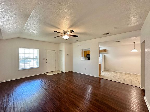 4th image of 2601 Alma Dr Unit B