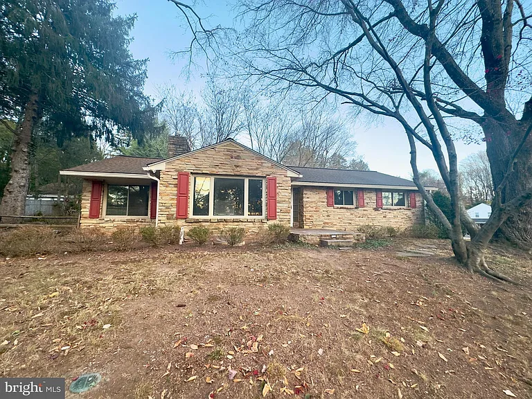 1 High Acres Dr — Photo 5