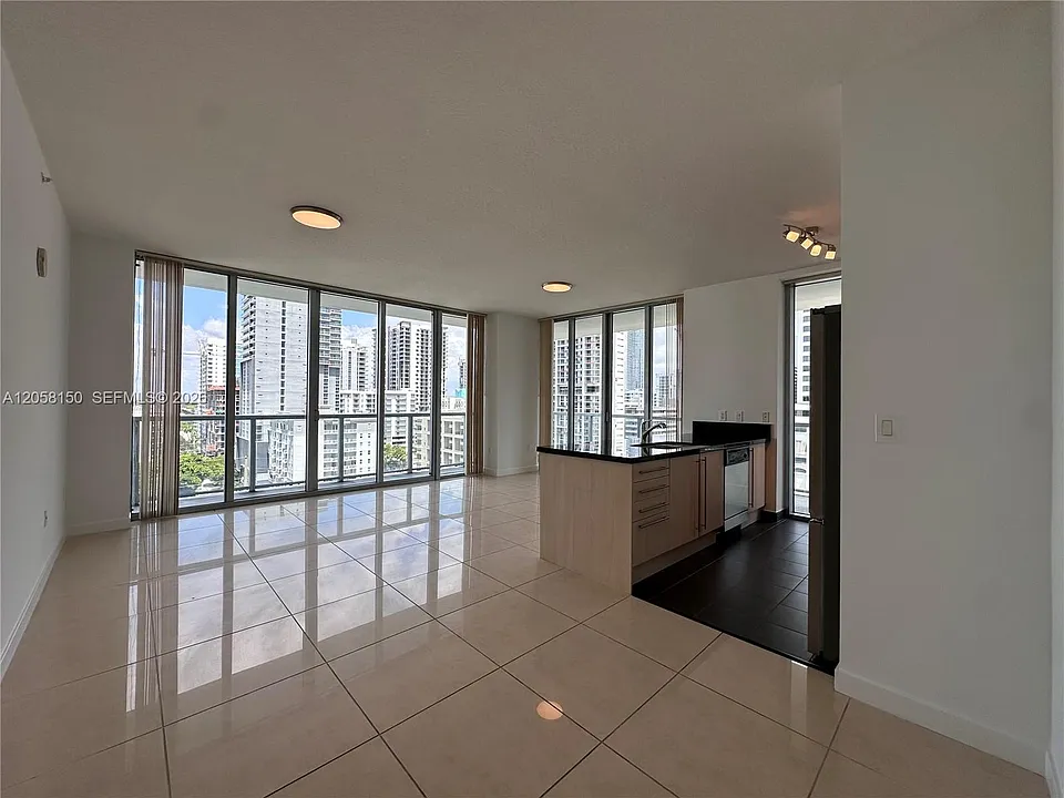 1111 SW 1st Ave #1525