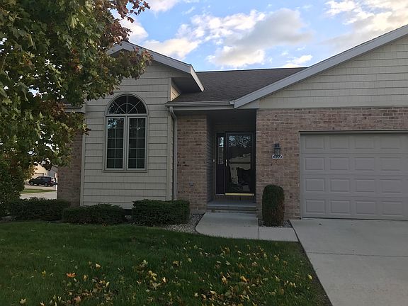 Inviting front entry