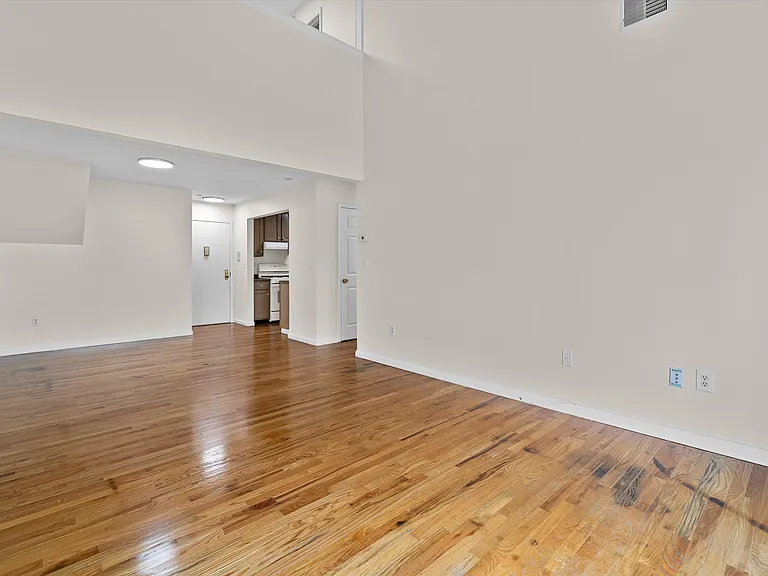 10-12 Chestnut St #304A — Photo 19
