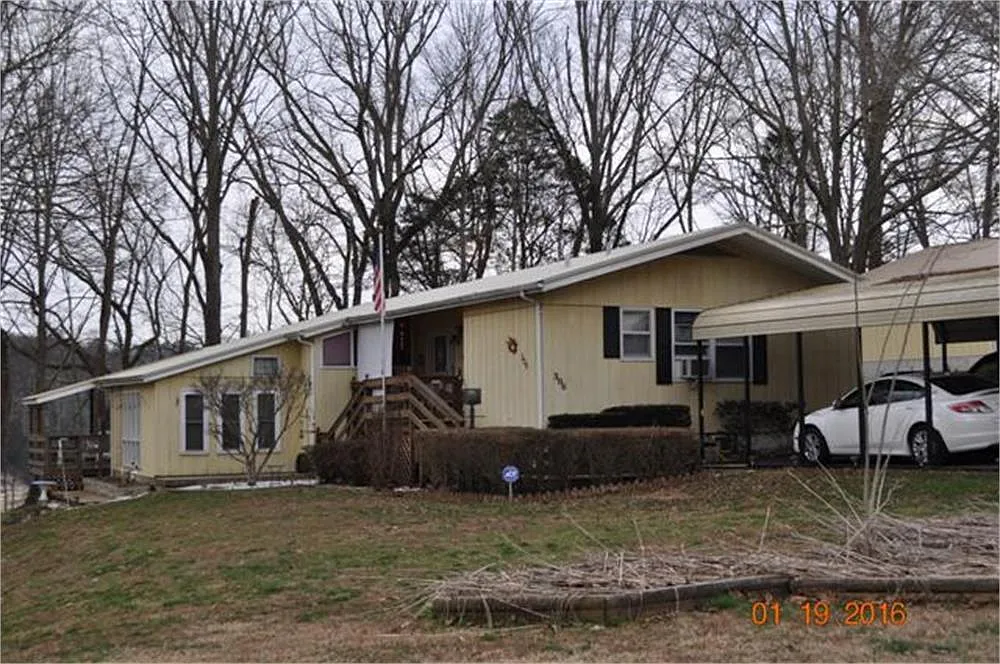 306 Twin Rivers Dr photo 1