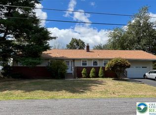 2215 Sutton Dr, Stroudsburg, PA 18360