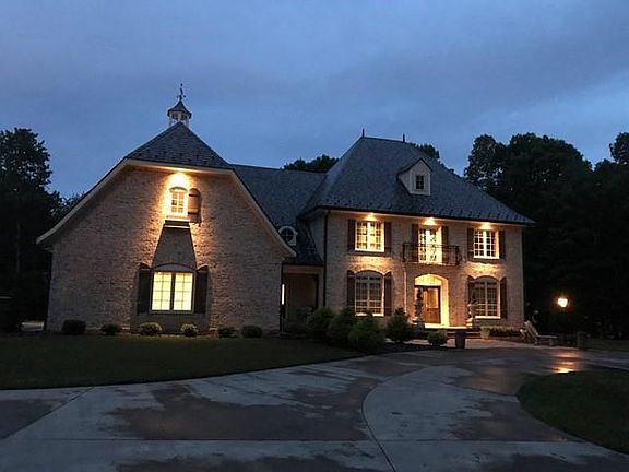 2nd image of 152 Saint Andrews Dr