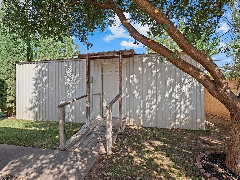 5502 22nd St — Photo 37