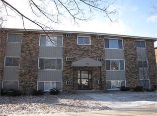 743 Jefferson Ave APT 2, Elgin, IL 60120