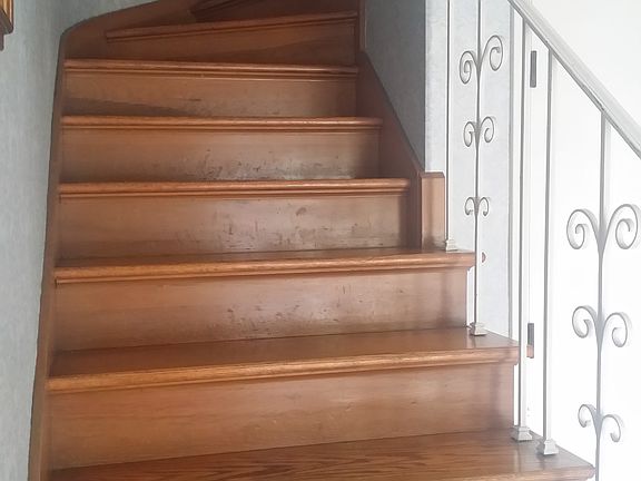 Winding staircase 