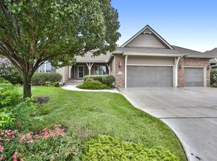 1821 N Cranbrook Cir, Wichita, KS 67206