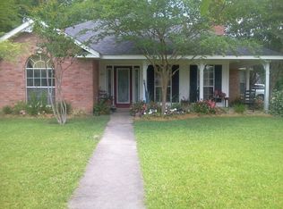 609 Country Club Dr, Picayune, MS 39466