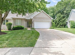 3439 Maple Glen Dr, Bettendorf, IA