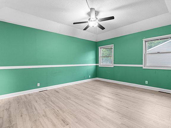 5th image of 16559 Dorcas St