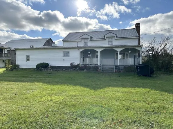 36 Sanders Rd, Sugar Grove, PA 16350