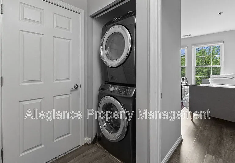 171 Somervelle St #406 — Photo 16
