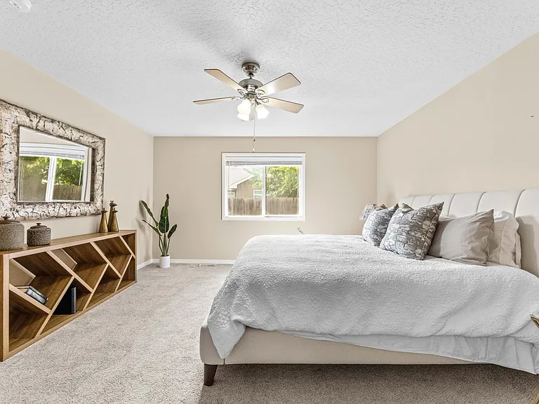 1847 W Whitestone Ct — Photo 13