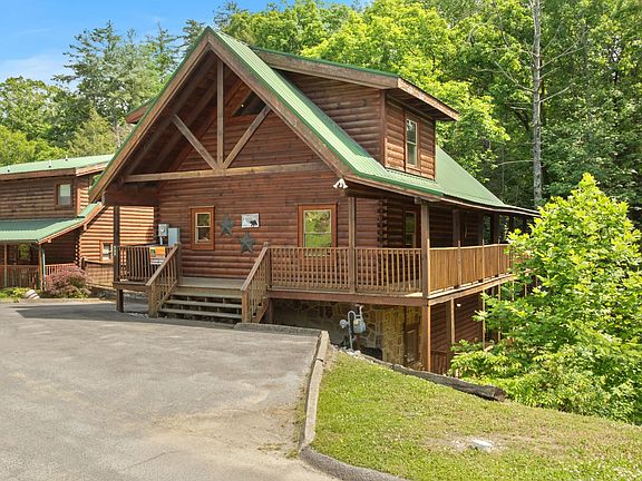 2nd image of 543 Blackberry Ridge Way