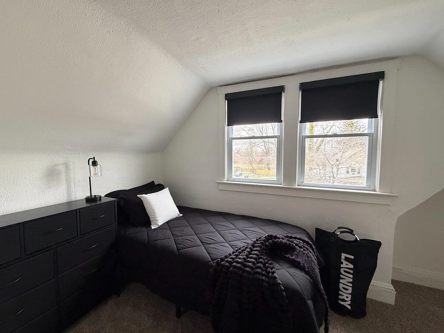4 bed, 2.0 bath, 1894 sqft, $776 — Photo 4